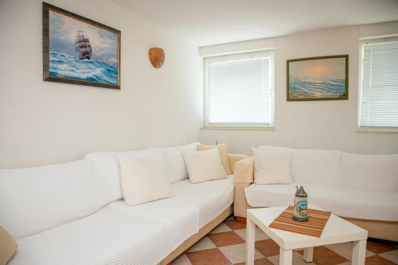 Villa Beni - 4 Bedroom Private House By Flаt Manаger Lozenets Eksteriør billede