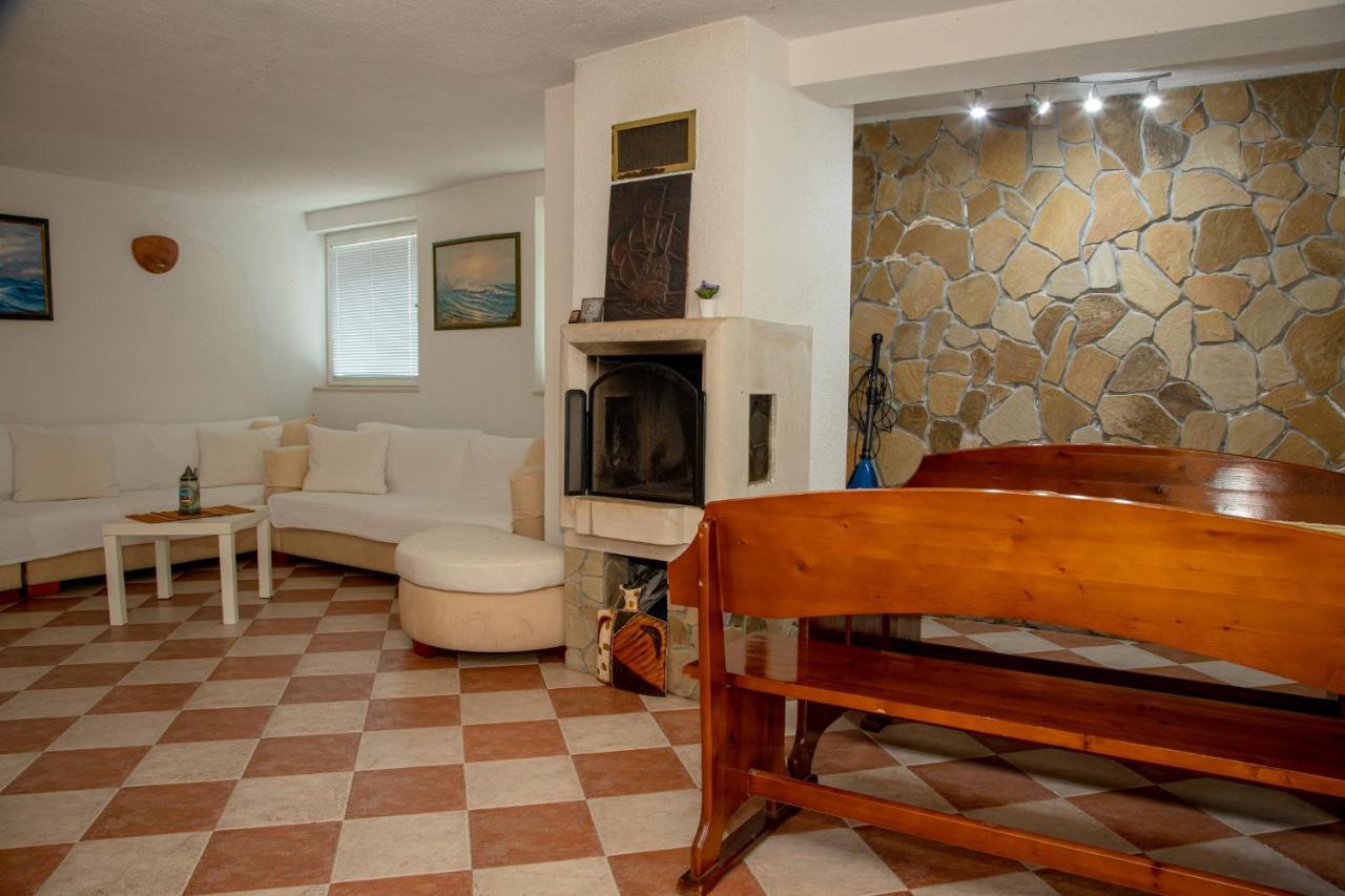 Villa Beni - 4 Bedroom Private House By Flаt Manаger Lozenets Eksteriør billede